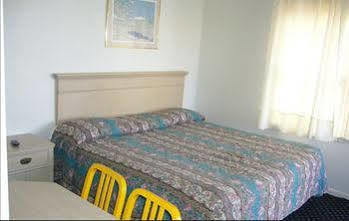 Surrey Motel Отава Екстериор снимка