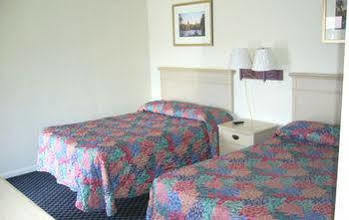 Surrey Motel Отава Екстериор снимка
